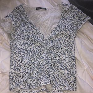 Brandy Melville Blue and White Floral Crop Top